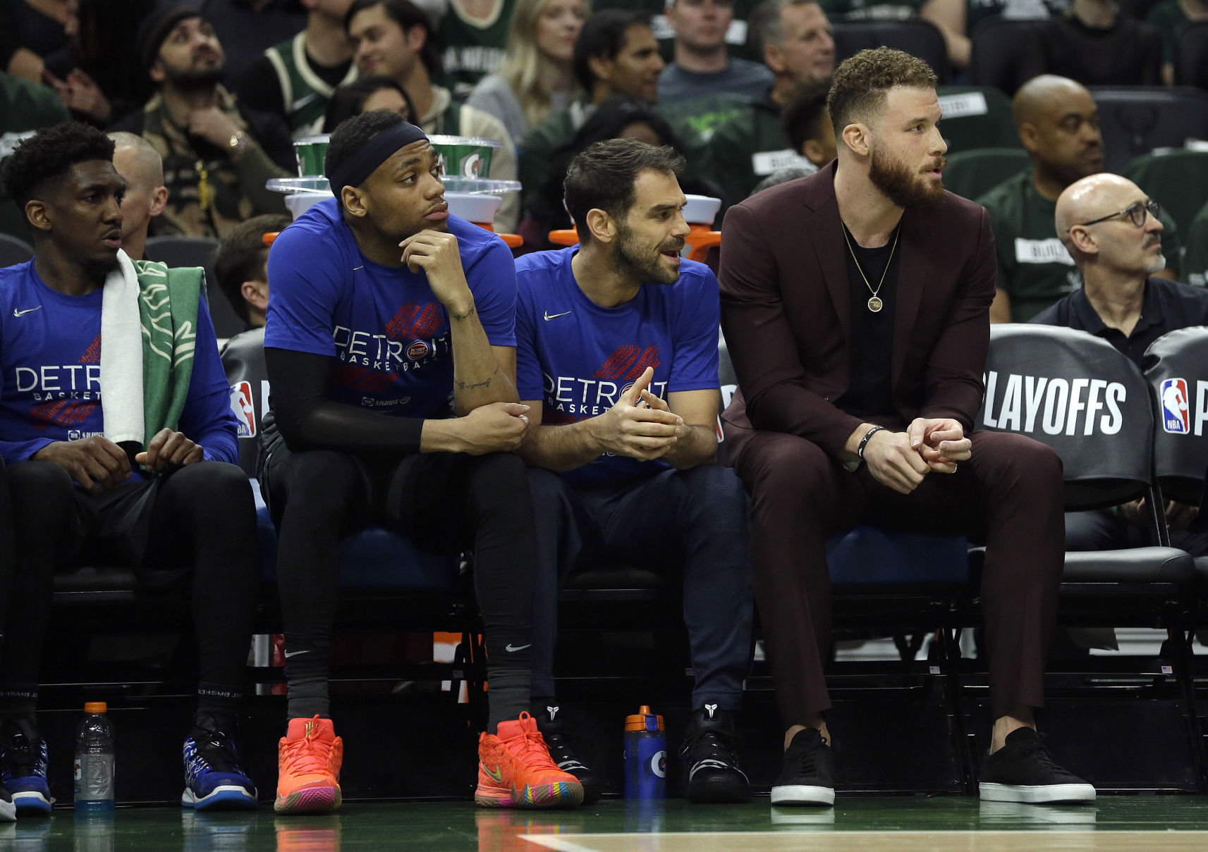 Bucks 121, Pistons 86